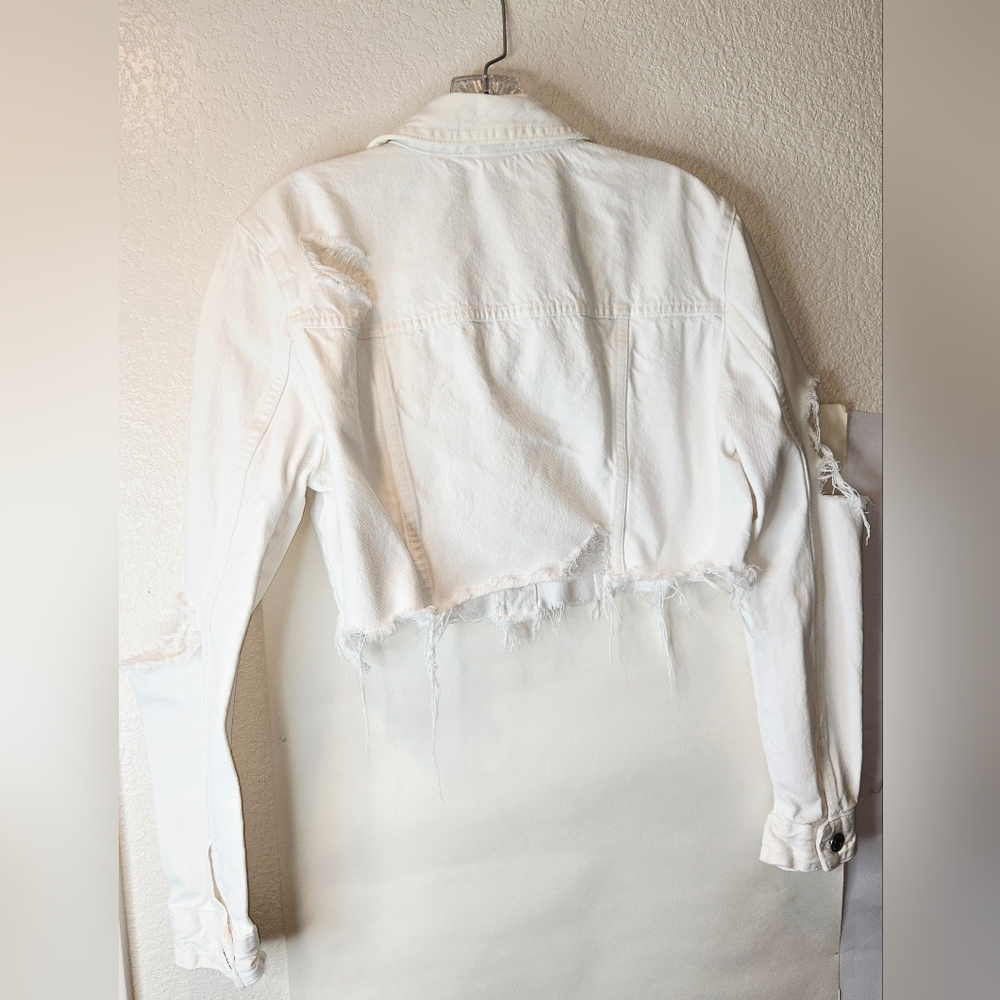 Zara Cropped Distressed White Denim Jacket - Picture 2 of 3